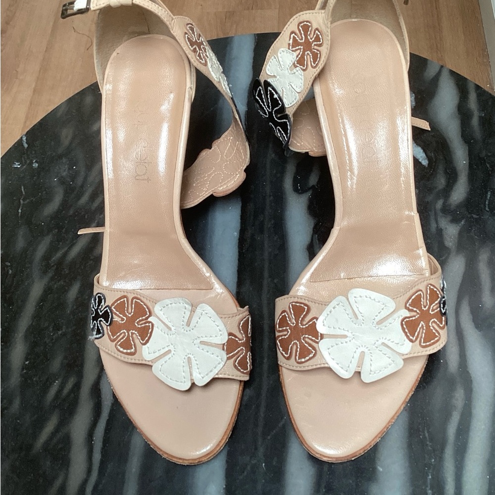 Copu Detat Tan Leather Sandals  With ankle strap, size 7.5 B, leather, 4’ heels
